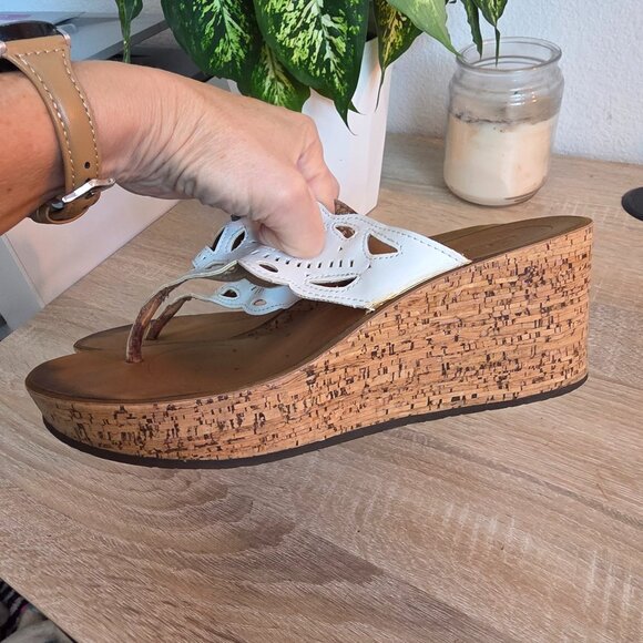 Sandals - Size 9 - Picture 4 of 8